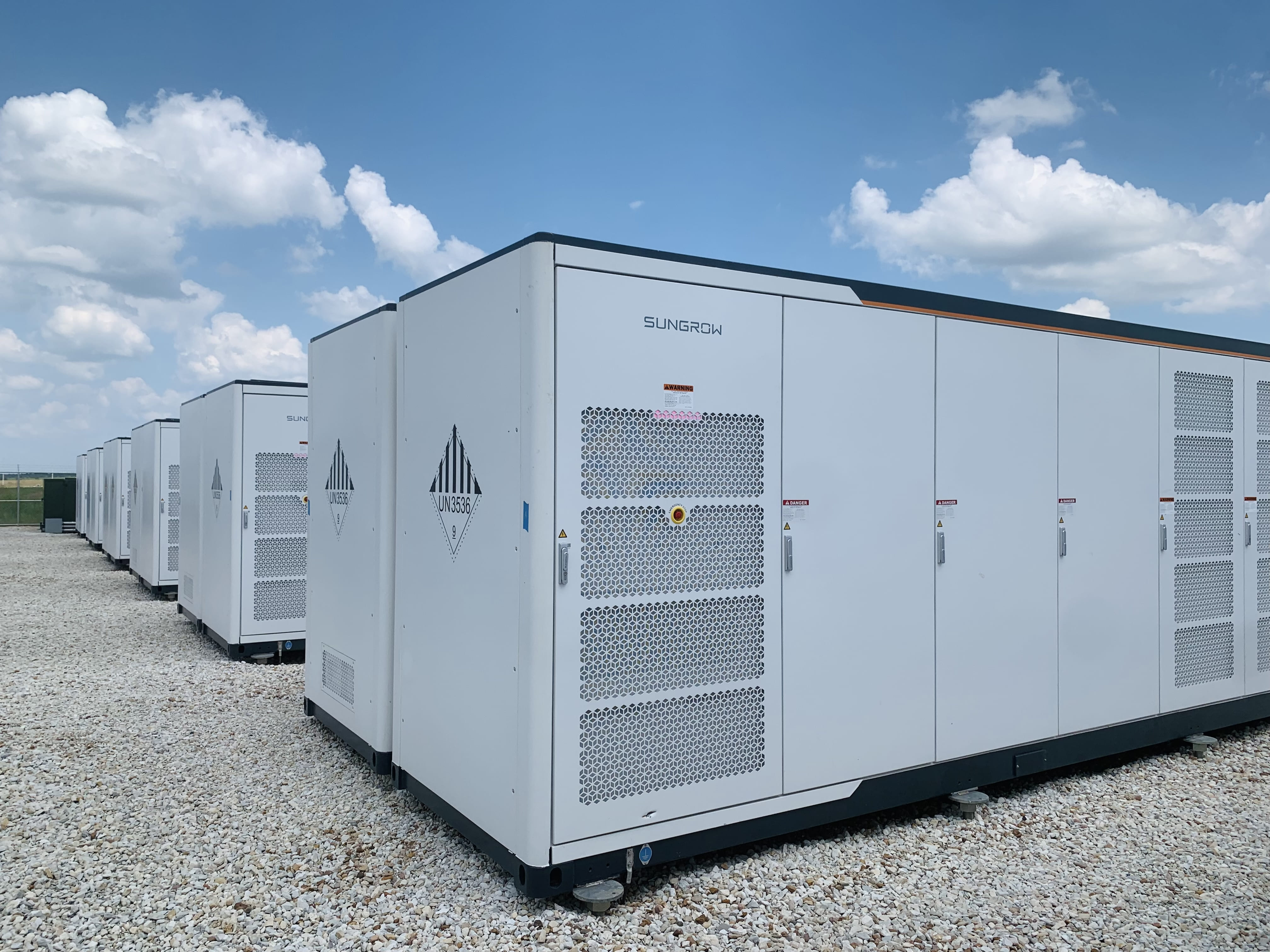 Sungrow alcança 3 GW entregues no Brasil em 2025 e aposta no BESS para impulsionar o mercado solar em 2026